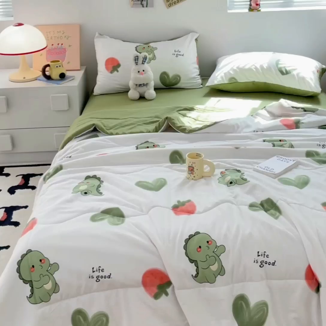 91家纺网 家纺一手货源 找家纺 卡斯诺家纺馆 2026新款水洗云朵棉夏被夏凉被空调被 爱心恐龙