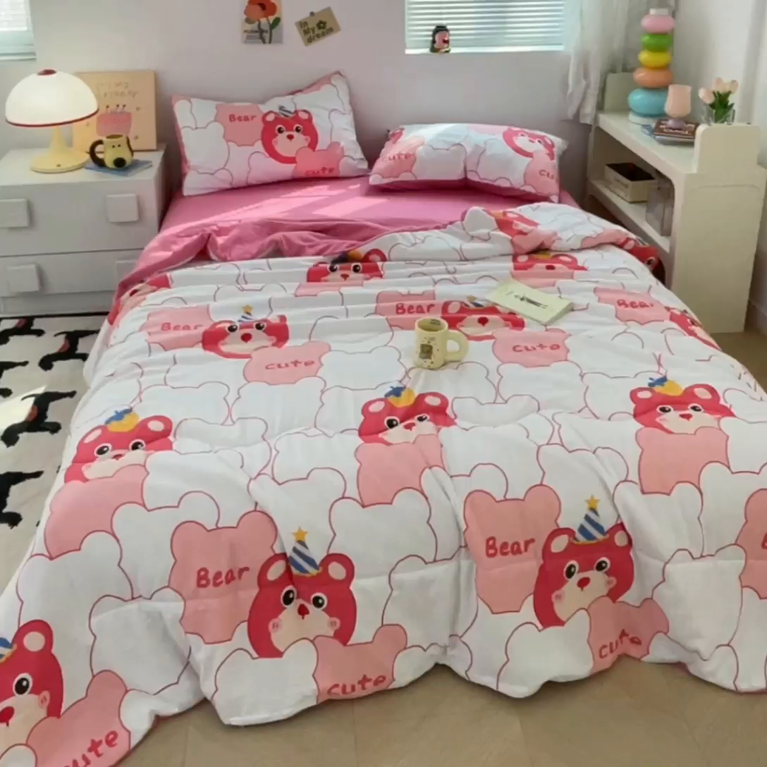 91家纺网 家纺一手货源 找家纺 卡斯诺家纺馆 2026新款水洗云朵棉夏被夏凉被空调被 可爱萌熊