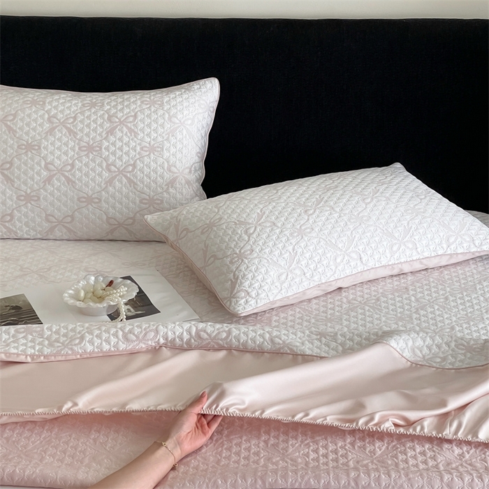 91家纺网 家纺一手货源 找家纺 赫帛 2025春夏新款日本ICE 3D Max进口冷感软凉席空调席 蝴蝶结-浅粉