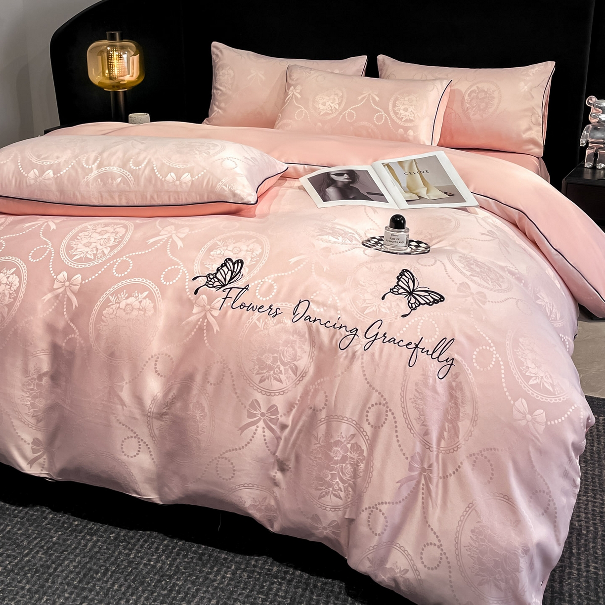 91家纺网 家纺一手货源 找家纺 慕澄家纺 2026新款厚织亮丝提花刺绣水洗真丝四件套 蝶恋花-蔷薇粉