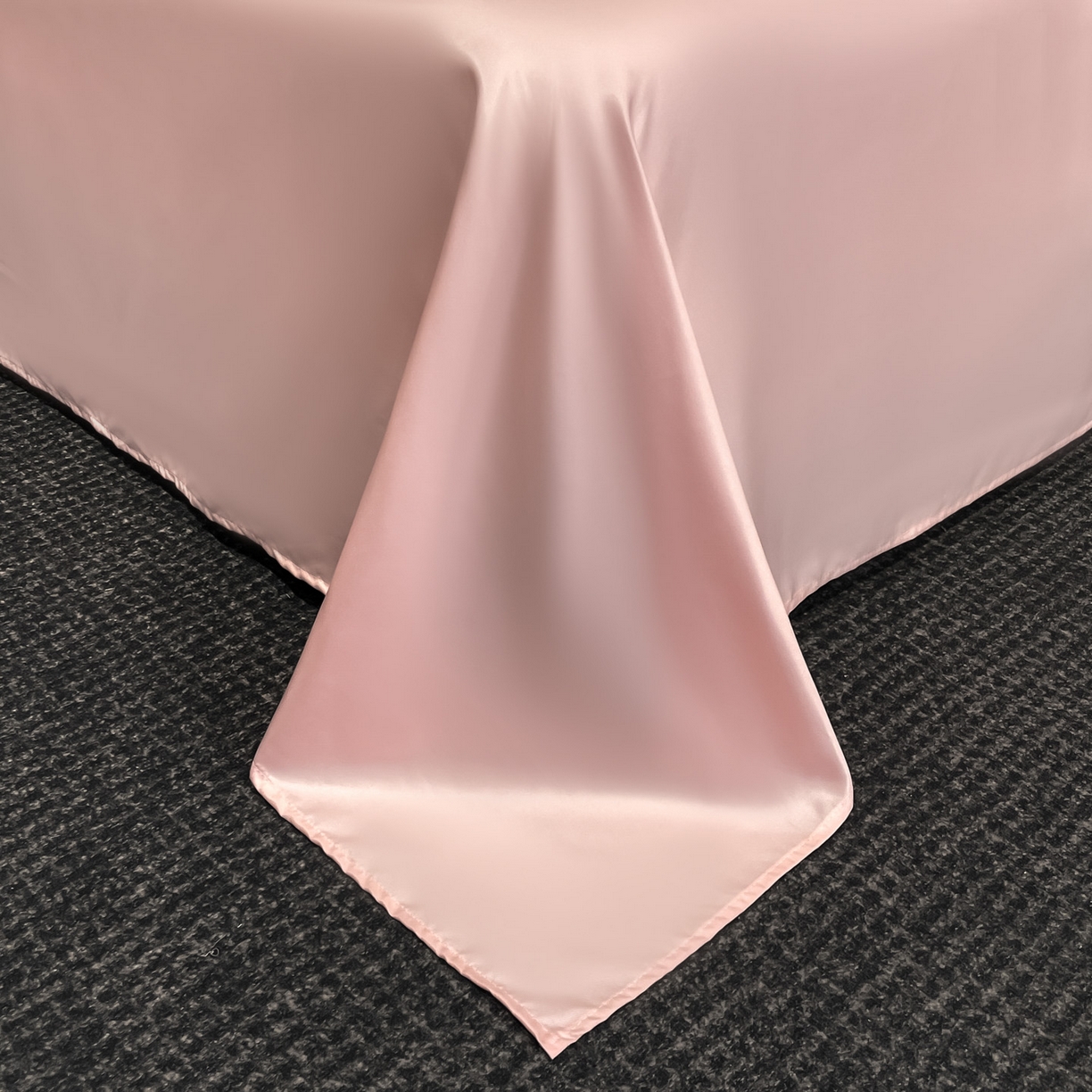 91家纺网 家纺一手货源 找家纺 慕澄家纺 2026新款厚织亮丝提花刺绣水洗真丝四件套 蝶恋花-蔷薇粉