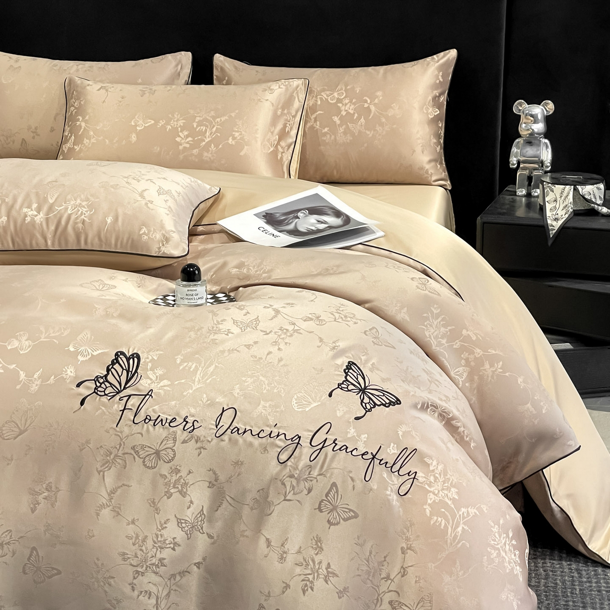 91家纺网 家纺一手货源 找家纺 慕澄家纺 2026新款厚织亮丝提花刺绣水洗真丝四件套 蝶恋花-香槟金