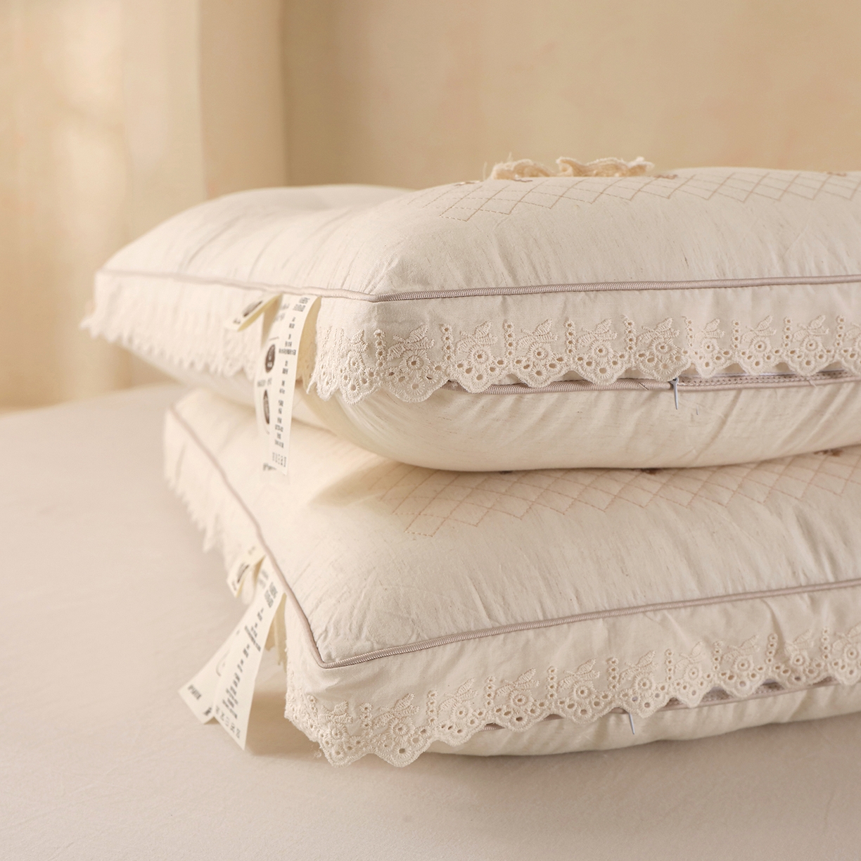 91家纺网 家纺一手货源 找家纺 （总）云熙枕业 2026新款原生态全棉麻立体绣花款花边护颈枕头枕芯