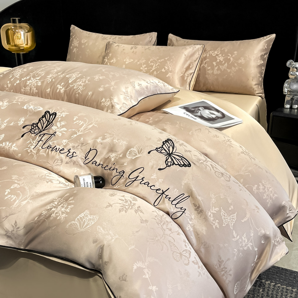 91家纺网 家纺一手货源 找家纺 慕澄家纺 2026新款厚织亮丝提花刺绣水洗真丝四件套 蝶恋花-香槟金