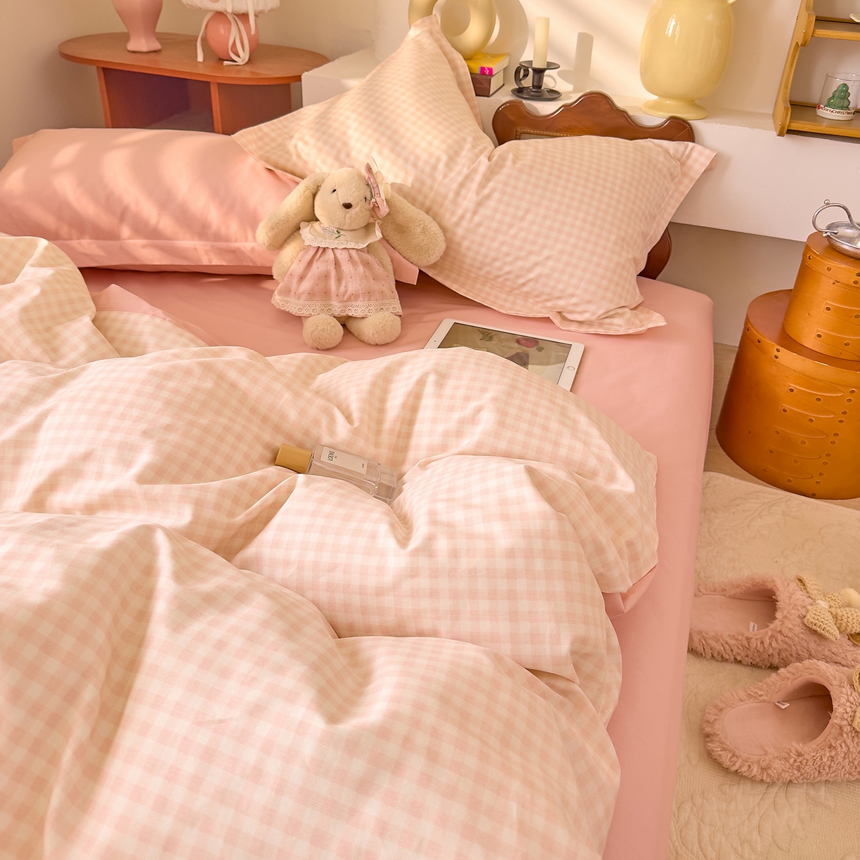 91家纺网 家纺一手货源 找家纺 DoDo 兜兜 2026年全棉纯棉ins风小清新四件套 樱粉奶盖-枕套混搭（格子+纯色）
