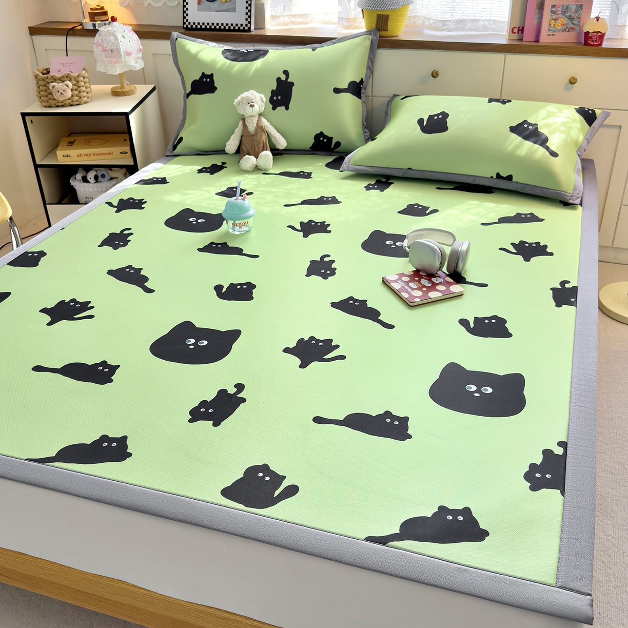 91家纺网 家纺一手货源 找家纺 圣比熊 2026新款烫光数码印花冰丝凉席 薄荷喵星