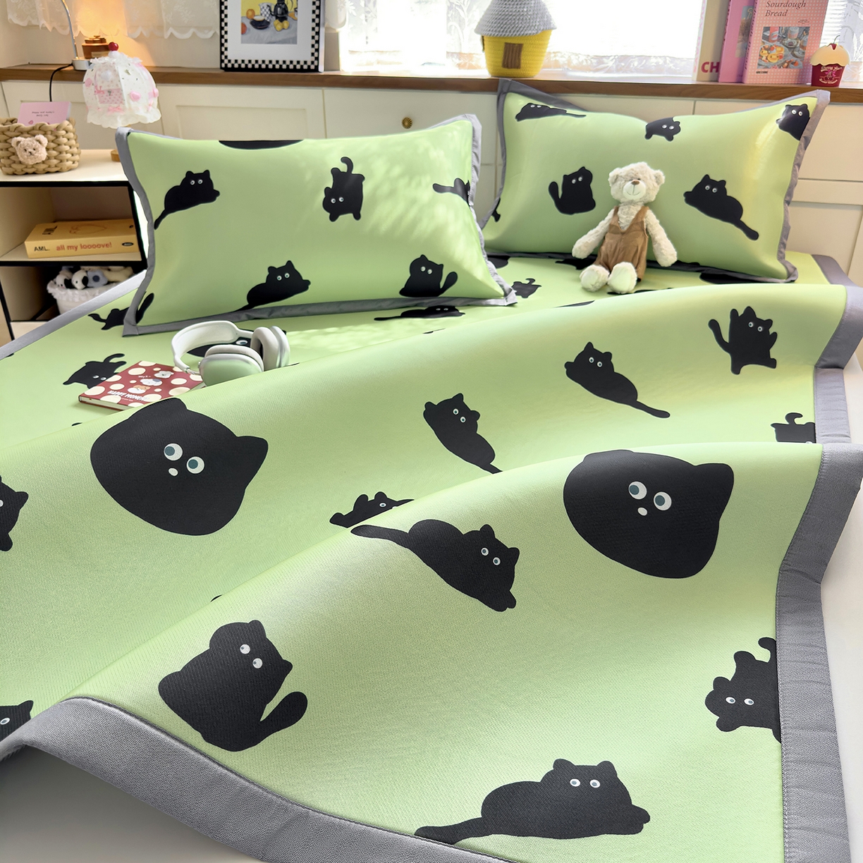 91家纺网 家纺一手货源 找家纺 圣比熊 2026新款烫光数码印花冰丝凉席 薄荷喵星