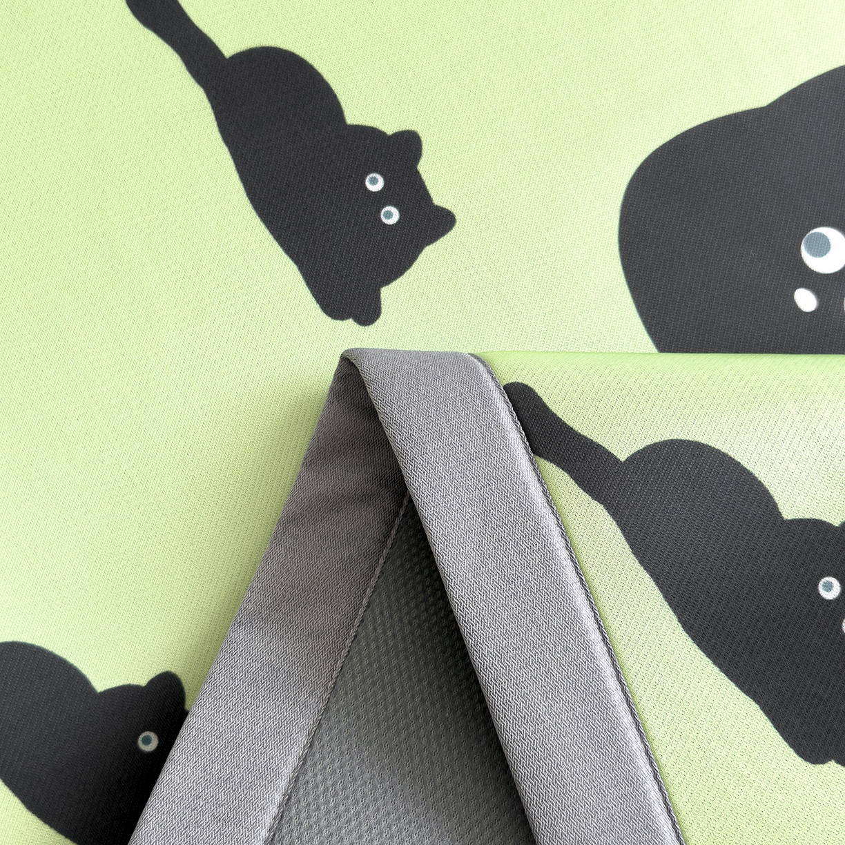 91家纺网 家纺一手货源 找家纺 圣比熊 2026新款烫光数码印花冰丝凉席 薄荷喵星