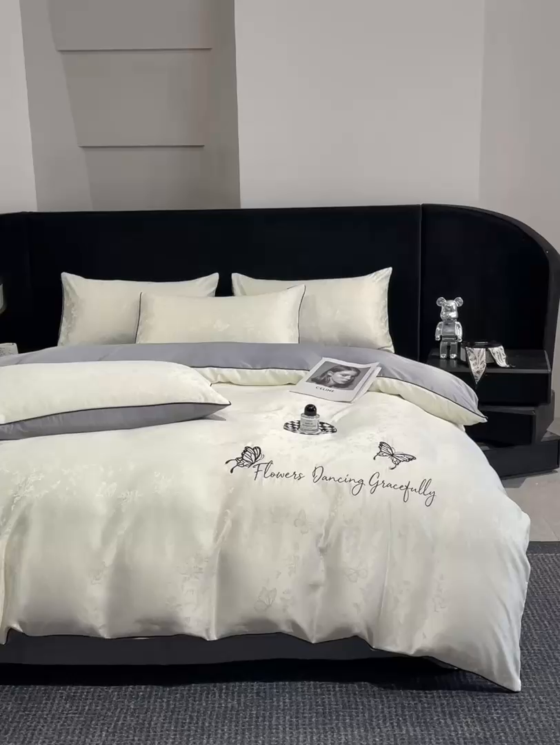 91家纺网 家纺一手货源 找家纺 慕澄家纺 2026新款厚织亮丝提花刺绣水洗真丝四件套 蝶恋花-白+灰