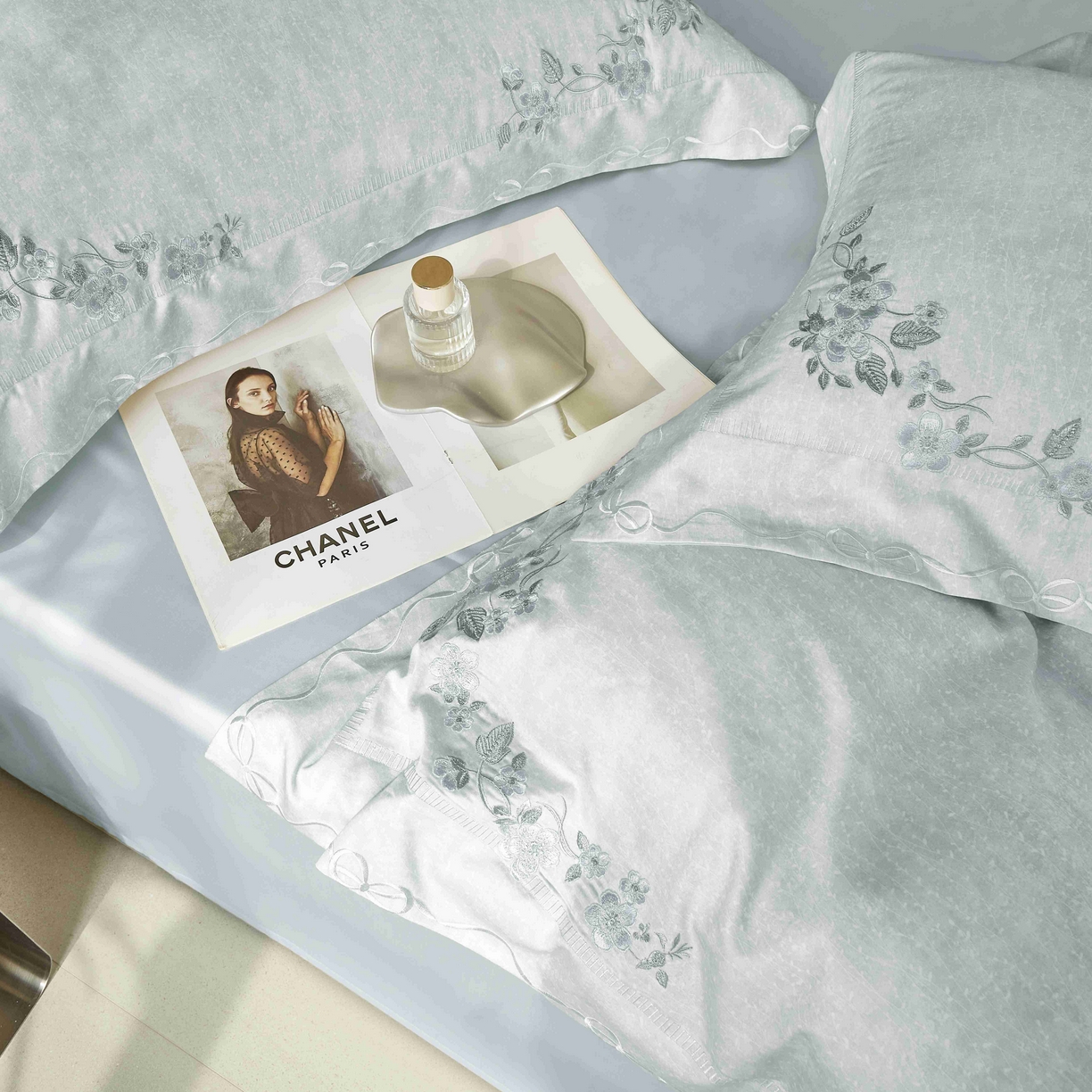 91家纺网 家纺一手货源 找家纺 榻尚家居 2026新款天丝棉绣花四件套-阑珊 璀璨蓝