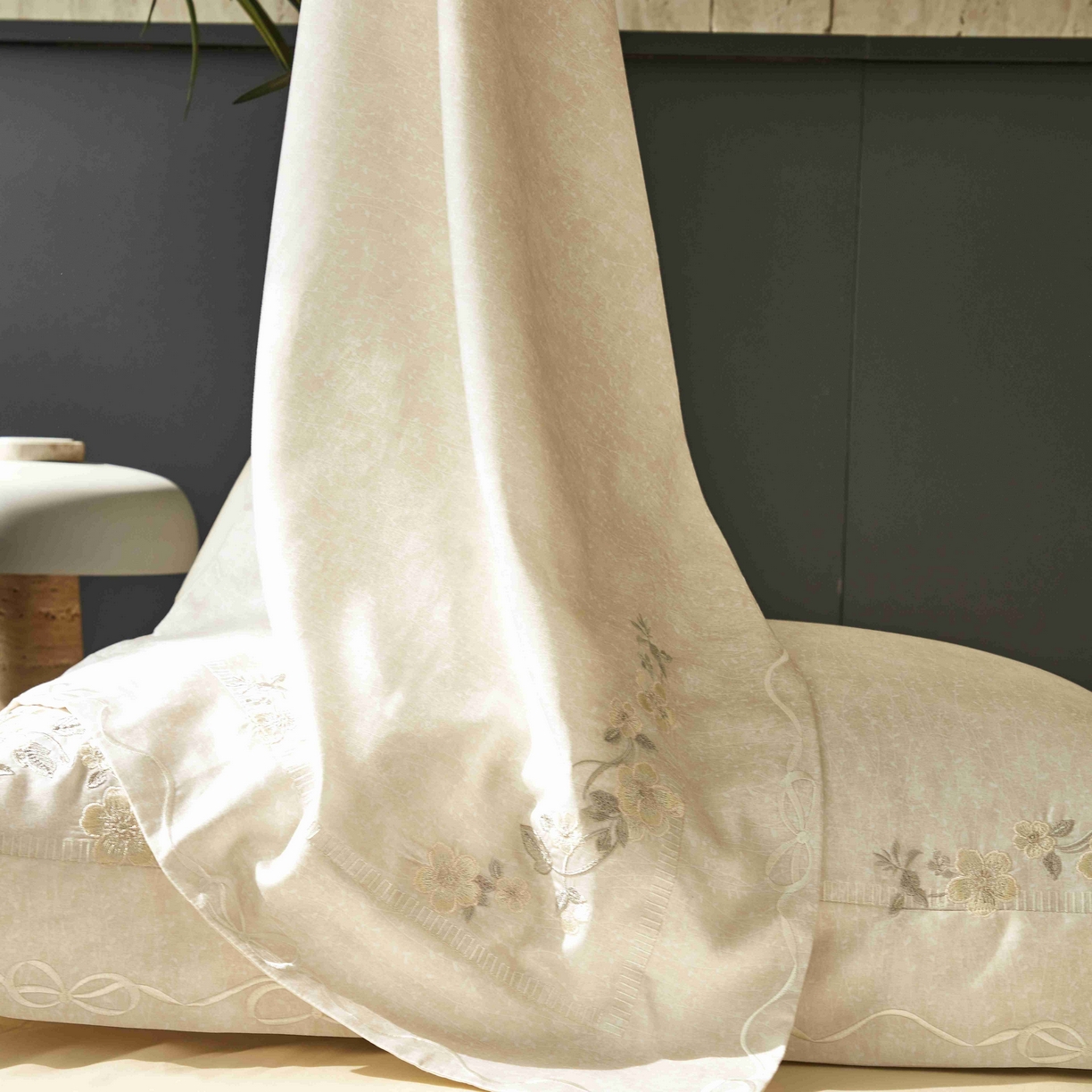 91家纺网 家纺一手货源 找家纺 榻尚家居 2026新款天丝棉绣花四件套-阑珊 香槟米