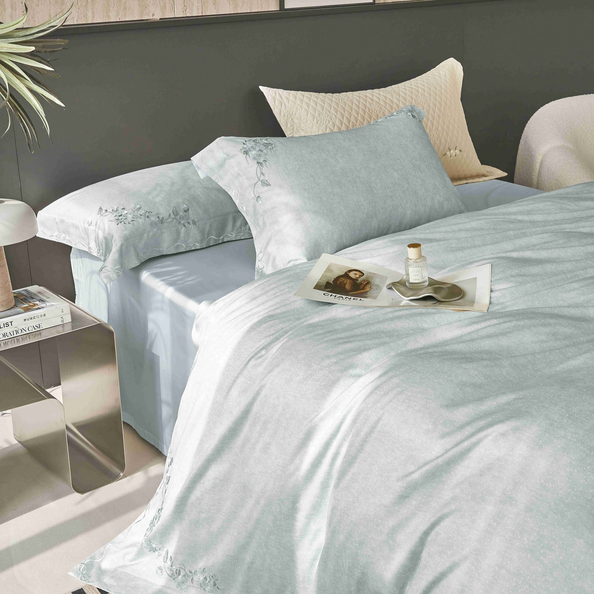 91家纺网 家纺一手货源 找家纺 榻尚家居 2026新款天丝棉绣花四件套-阑珊 璀璨蓝