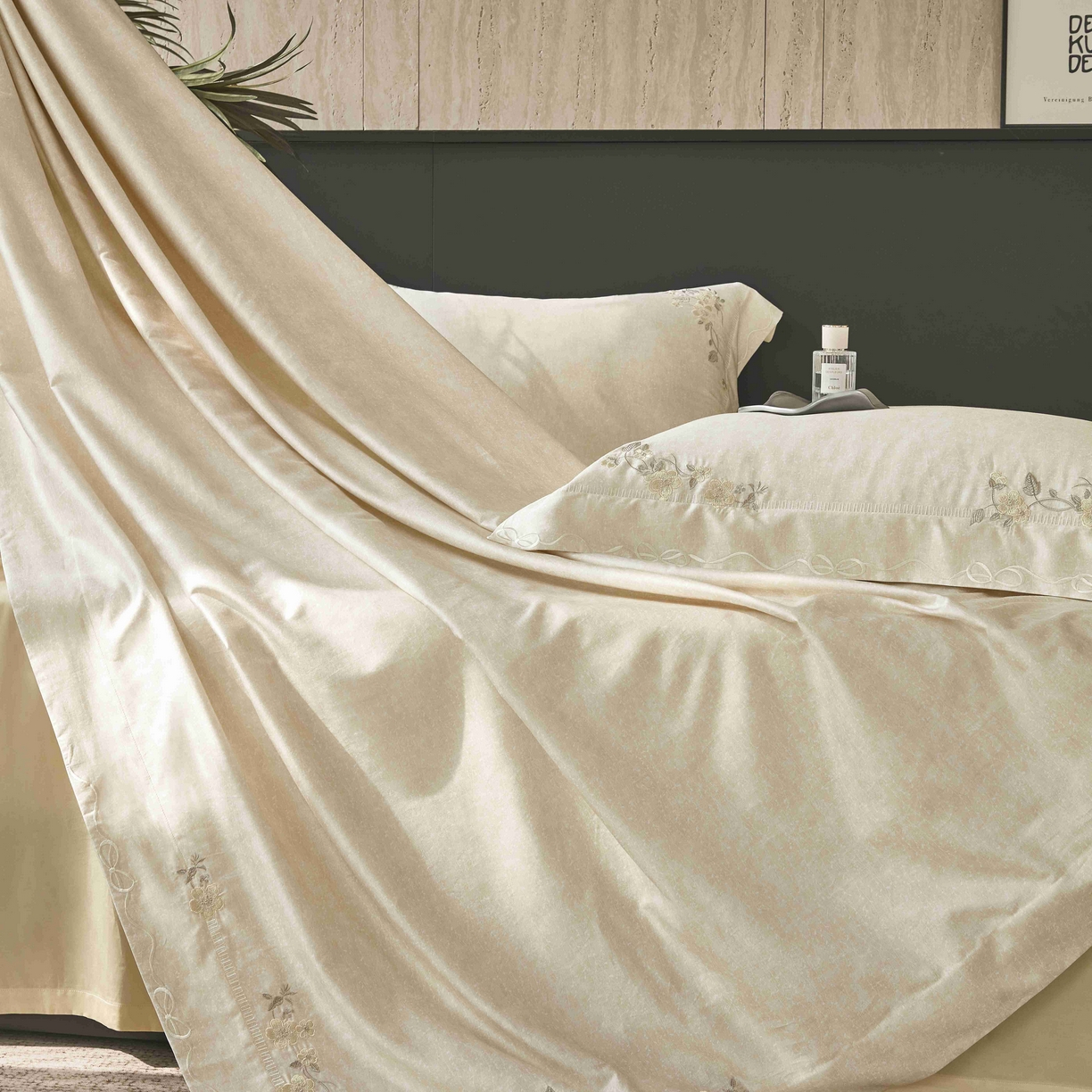 91家纺网 家纺一手货源 找家纺 榻尚家居 2026新款天丝棉绣花四件套-阑珊 香槟米