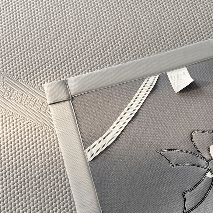 91家纺网 家纺一手货源 找家纺 （总）爱思凯家纺 2026新款凉感PE冰豆豆贴布绣软席-绮梦系列-床席款 【场景一】