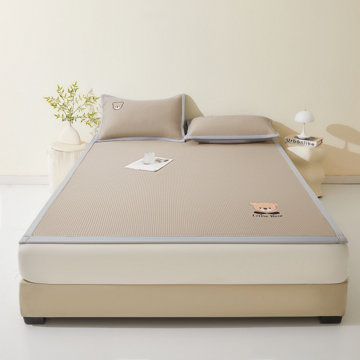 91家纺网 家纺一手货源 找家纺 （总）爱思凯家纺 2026新款【瑞宝熊】PE凉感床席款冰豆豆软席凉席席子-场景一