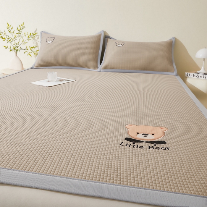 91家纺网 家纺一手货源 找家纺 （总）爱思凯家纺 2026新款【瑞宝熊】PE凉感床席款冰豆豆软席凉席席子-场景一