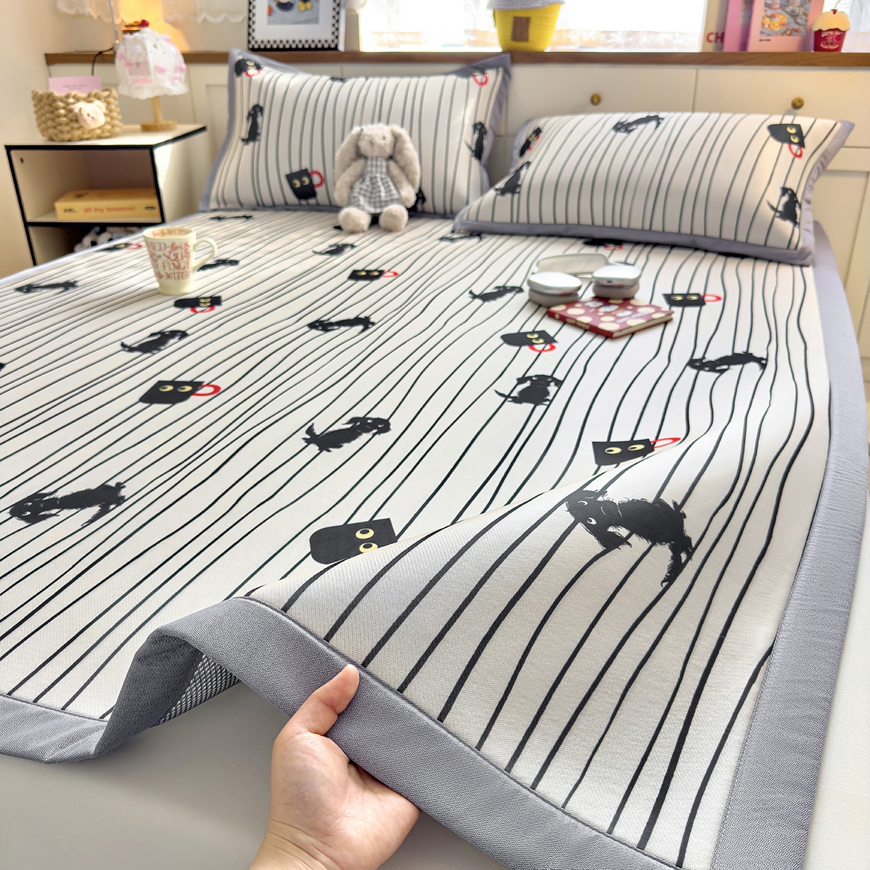 91家纺网 家纺一手货源 找家纺 圣比熊 2026新款烫光数码印花冰丝凉席 茶杯大