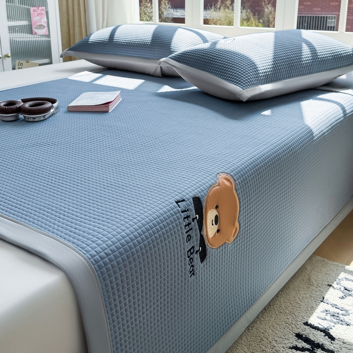 91家纺网 家纺一手货源 找家纺 （总）爱思凯家纺 2026新款【瑞宝熊】PE凉感床席款冰豆豆软席凉席席子-场景二