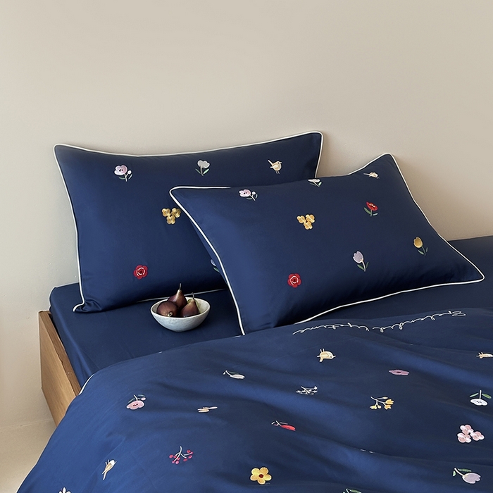 91家纺网 家纺一手货源 找家纺 波比可可 2026春夏新款100支50s双股长绒棉纯棉全棉居家轻奢刺绣四件套 花影 蓝