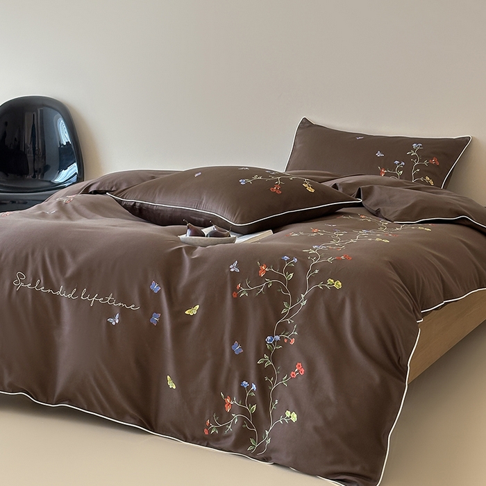 91家纺网 家纺一手货源 找家纺 波比可可 2026春夏新款100支50s双股长绒棉纯棉全棉居家轻奢刺绣四件套 蝶舞 咖