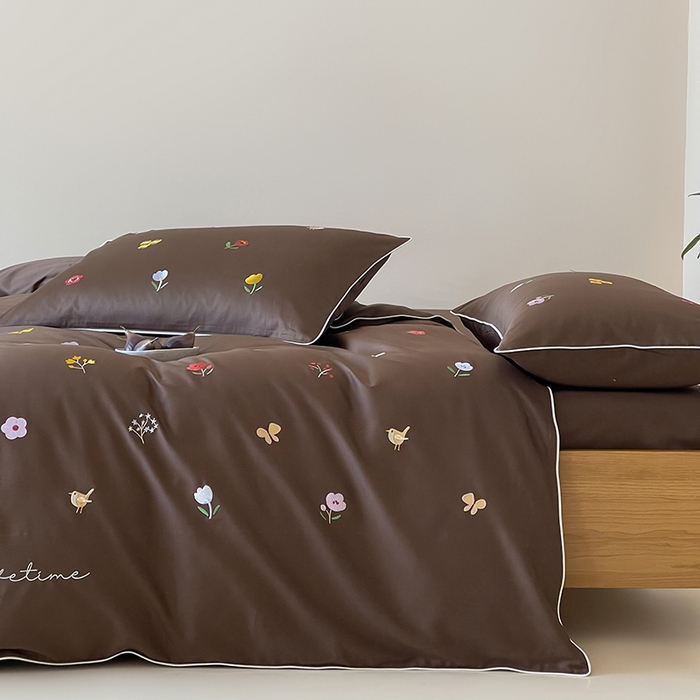 91家纺网 家纺一手货源 找家纺 波比可可 2026春夏新款100支50s双股长绒棉纯棉全棉居家轻奢刺绣四件套 花影 咖