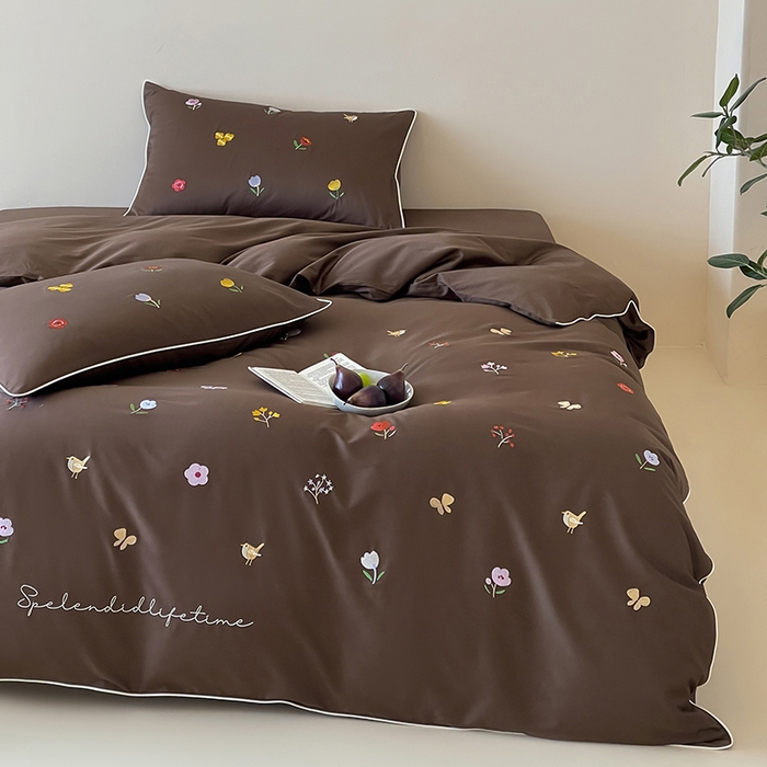 91家纺网 家纺一手货源 找家纺 波比可可 2026春夏新款100支50s双股长绒棉纯棉全棉居家轻奢刺绣四件套 花影 咖