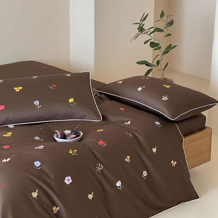 91家纺网 家纺一手货源 找家纺 波比可可 2026春夏新款100支50s双股长绒棉纯棉全棉居家轻奢刺绣四件套 花影 咖