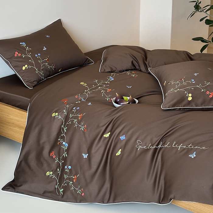 91家纺网 家纺一手货源 找家纺 波比可可 2026春夏新款100支50s双股长绒棉纯棉全棉居家轻奢刺绣四件套 蝶舞 咖