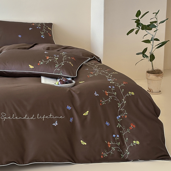 91家纺网 家纺一手货源 找家纺 波比可可 2026春夏新款100支50s双股长绒棉纯棉全棉居家轻奢刺绣四件套 蝶舞 咖