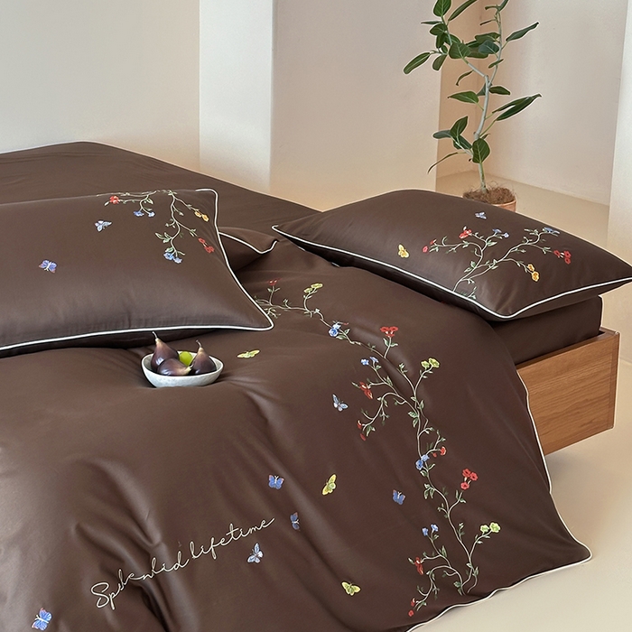 91家纺网 家纺一手货源 找家纺 波比可可 2026春夏新款100支50s双股长绒棉纯棉全棉居家轻奢刺绣四件套 蝶舞 咖