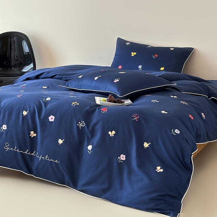 91家纺网 家纺一手货源 找家纺 波比可可 2026春夏新款100支50s双股长绒棉纯棉全棉居家轻奢刺绣四件套 花影 蓝