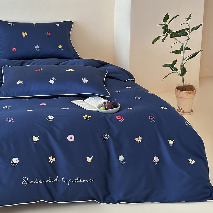 91家纺网 家纺一手货源 找家纺 波比可可 2026春夏新款100支50s双股长绒棉纯棉全棉居家轻奢刺绣四件套 花影 蓝