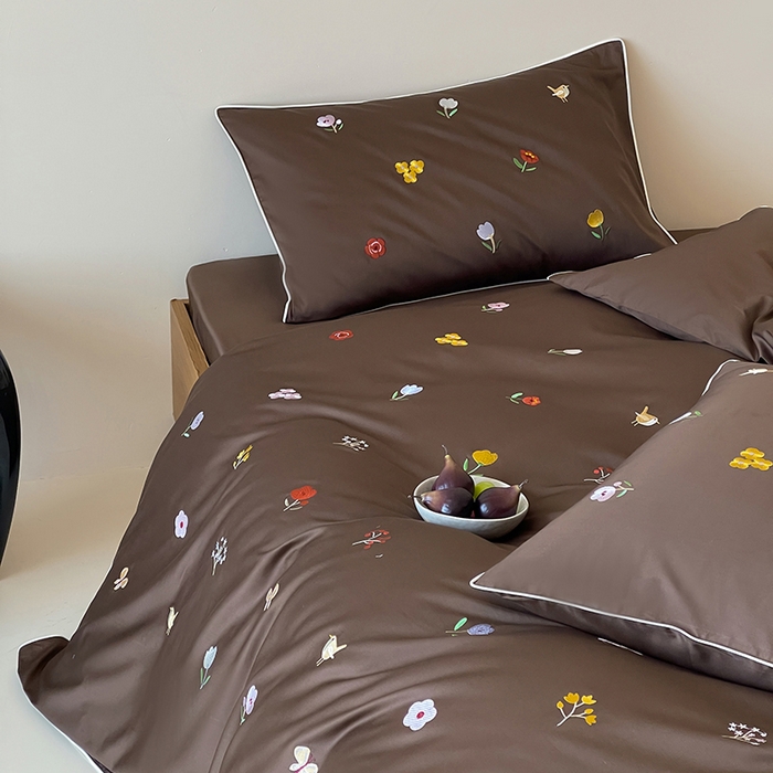 91家纺网 家纺一手货源 找家纺 波比可可 2026春夏新款100支50s双股长绒棉纯棉全棉居家轻奢刺绣四件套 花影 咖