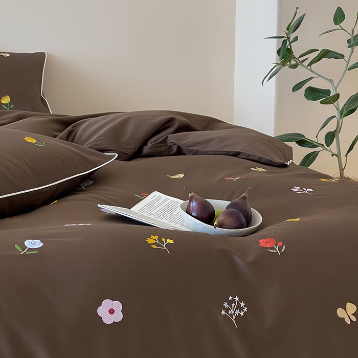 91家纺网 家纺一手货源 找家纺 波比可可 2026春夏新款100支50s双股长绒棉纯棉全棉居家轻奢刺绣四件套 花影 咖