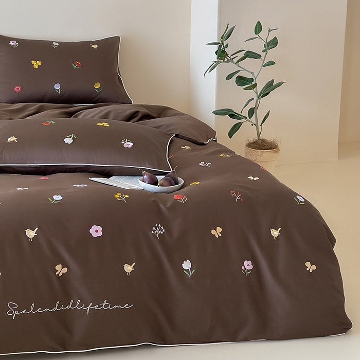 91家纺网 家纺一手货源 找家纺 波比可可 2026春夏新款100支50s双股长绒棉纯棉全棉居家轻奢刺绣四件套 花影 咖