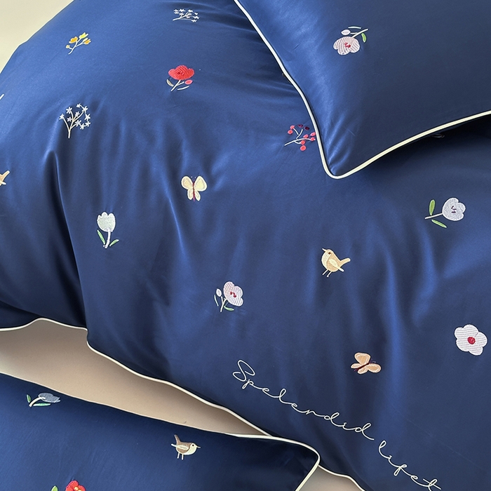 91家纺网 家纺一手货源 找家纺 波比可可 2026春夏新款100支50s双股长绒棉纯棉全棉居家轻奢刺绣四件套 花影 蓝