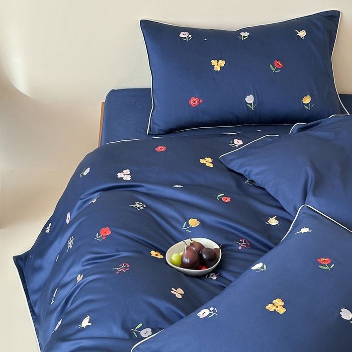 91家纺网 家纺一手货源 找家纺 波比可可 2026春夏新款100支50s双股长绒棉纯棉全棉居家轻奢刺绣四件套 花影 蓝