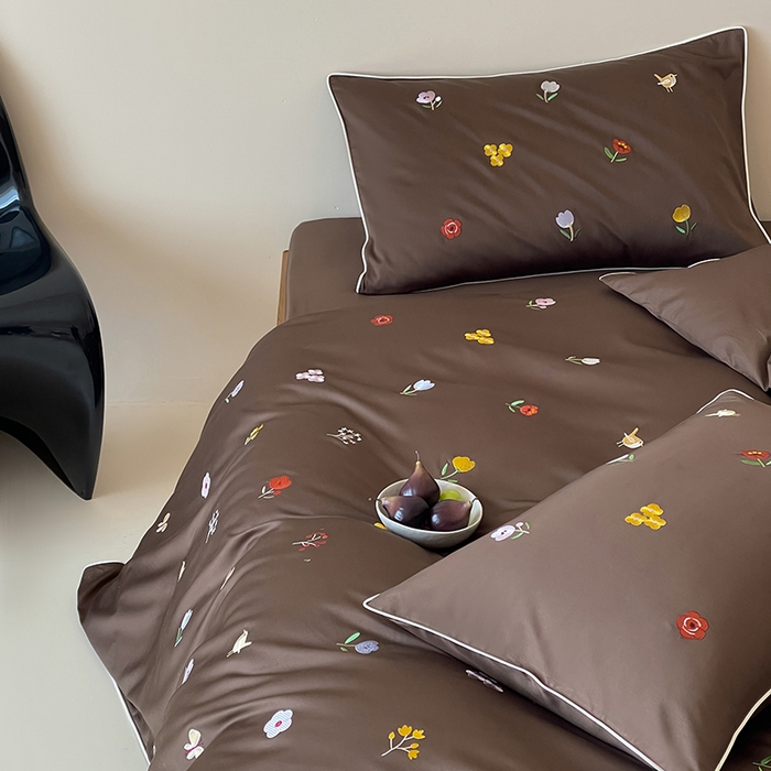 91家纺网 家纺一手货源 找家纺 波比可可 2026春夏新款100支50s双股长绒棉纯棉全棉居家轻奢刺绣四件套 花影 咖