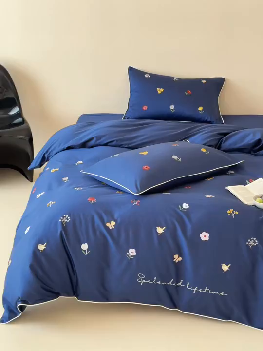 91家纺网 家纺一手货源 找家纺 波比可可 2026春夏新款100支50s双股长绒棉纯棉全棉居家轻奢刺绣四件套 花影 蓝