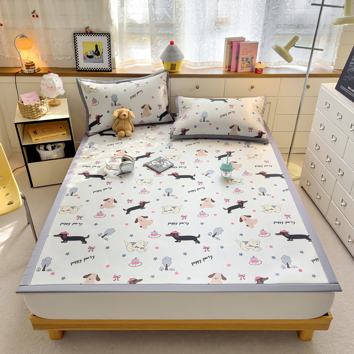 91家纺网 家纺一手货源 找家纺 圣比熊 2026新款烫光数码印花冰丝凉席 腊肠狗