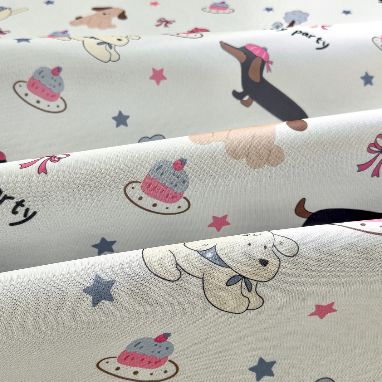 91家纺网 家纺一手货源 找家纺 圣比熊 2026新款烫光数码印花冰丝凉席 腊肠狗