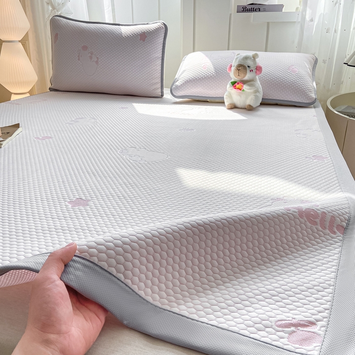 91家纺网 家纺一手货源 找家纺 家喜爱 2026新款冰感豆豆软凉席高克重加捻不起球-场景二 卡帕巴拉-粉色