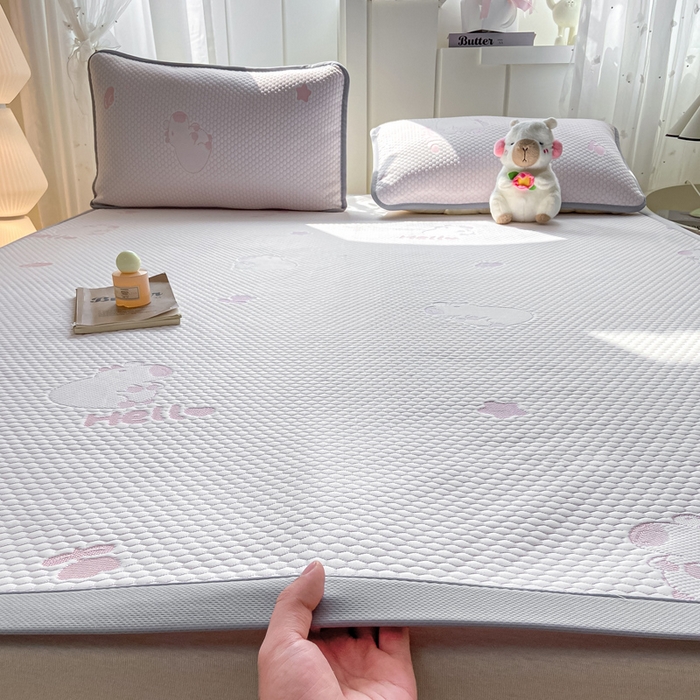 91家纺网 家纺一手货源 找家纺 家喜爱 2026新款冰感豆豆软凉席高克重加捻不起球-场景二 卡帕巴拉-粉色