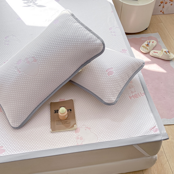 91家纺网 家纺一手货源 找家纺 家喜爱 2026新款冰感豆豆软凉席高克重加捻不起球-场景二 卡帕巴拉-粉色