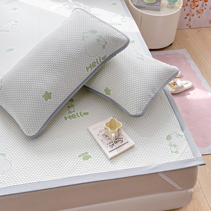 91家纺网 家纺一手货源 找家纺 家喜爱 2026新款冰感豆豆软凉席高克重加捻不起球-场景二 卡帕巴拉-绿色