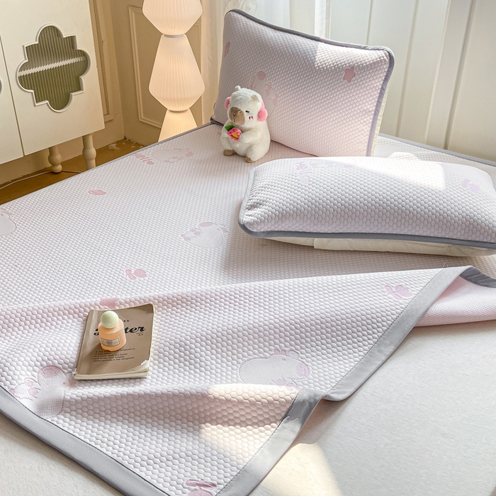 91家纺网 家纺一手货源 找家纺 家喜爱 2026新款冰感豆豆软凉席高克重加捻不起球-场景二 卡帕巴拉-粉色