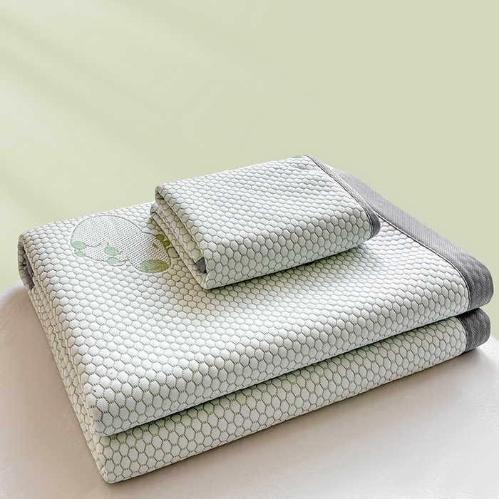 91家纺网 家纺一手货源 找家纺 家喜爱 2026新款冰感豆豆软凉席高克重加捻不起球-场景二 卡帕巴拉-绿色