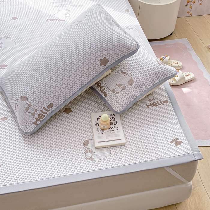 91家纺网 家纺一手货源 找家纺 家喜爱 2026新款冰感豆豆软凉席高克重加捻不起球-场景二 卡帕巴拉-咖色