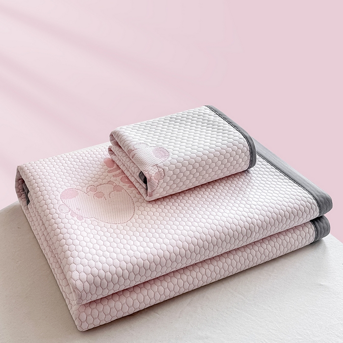 91家纺网 家纺一手货源 找家纺 家喜爱 2026新款冰感豆豆软凉席高克重加捻不起球-场景二 卡帕巴拉-粉色