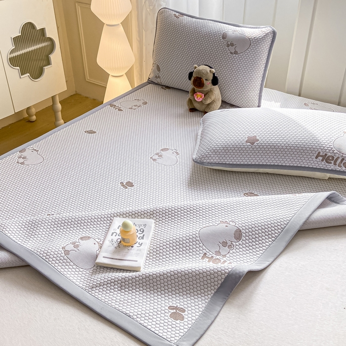 91家纺网 家纺一手货源 找家纺 家喜爱 2026新款冰感豆豆软凉席高克重加捻不起球-场景二 卡帕巴拉-咖色